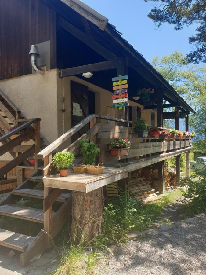 Les Pinees Hotel Chateauroux-les-Alpes Buitenkant foto